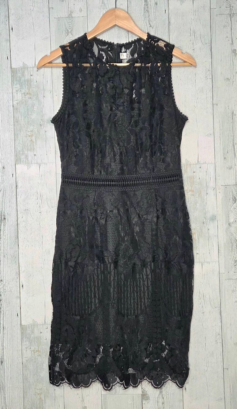 MSLG Lace Scalloped Hem Eyelash Detail Little Black Dress Sz. M